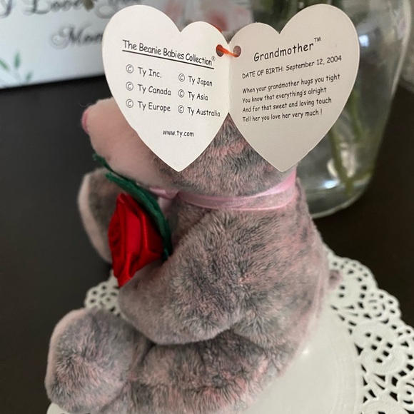 🌹 “GRANDMOTHER” RETIRED TY BEANIE BEAR. DATED 2004! MWMT! APPROX 6.5”. - Picture 4 of 5